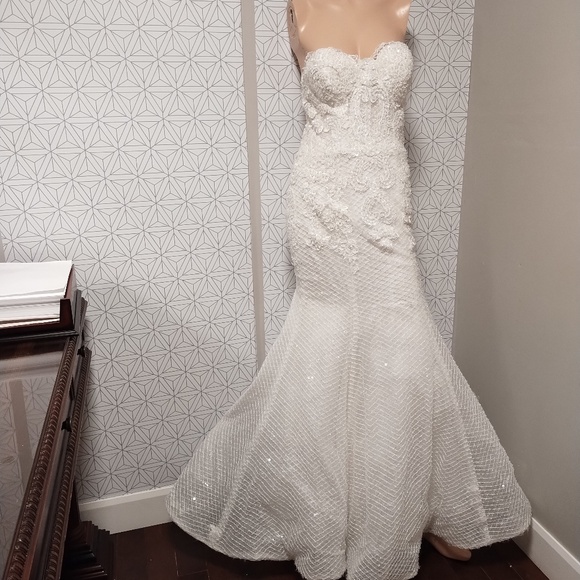 wedding dresses - Picture 6 of 16